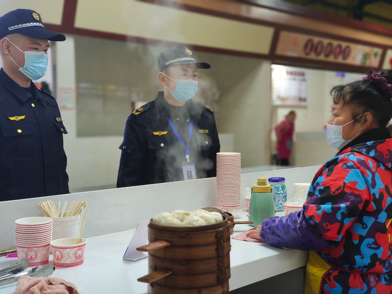 城管摆摊最新政策武汉,武汉城管执法摆摊