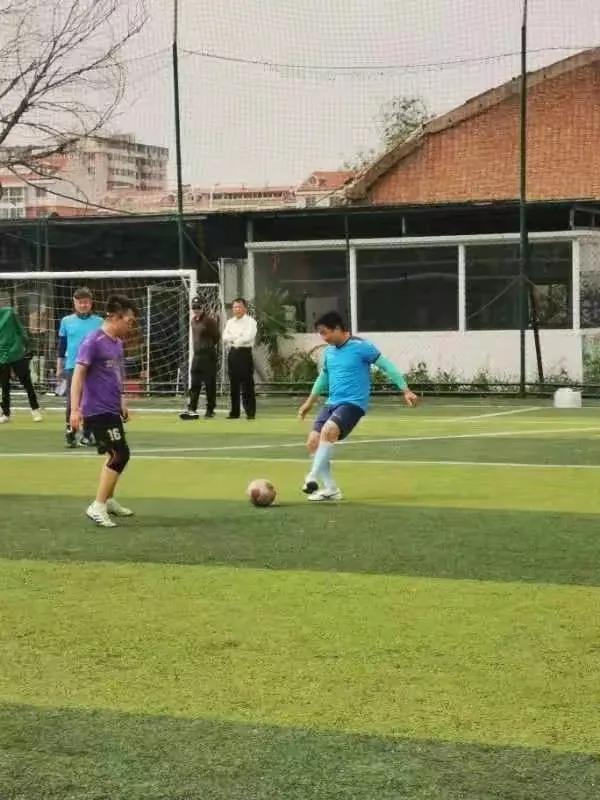 机关队施巧计以逸待劳门前杀千里奔无力回天