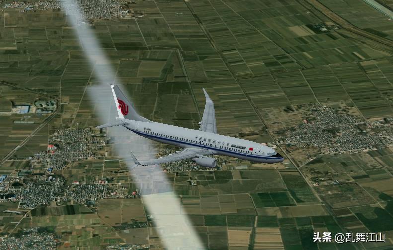 11月7日16点17分，一架从重庆飞往北京的飞机抵达河南新乡上空