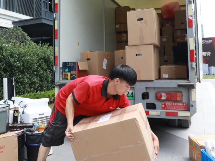 搬家什么车比较划算,小车搬家大概多少费用