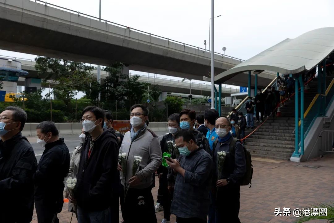 近万香港人排队悼念江爷爷！这一幕感动全国