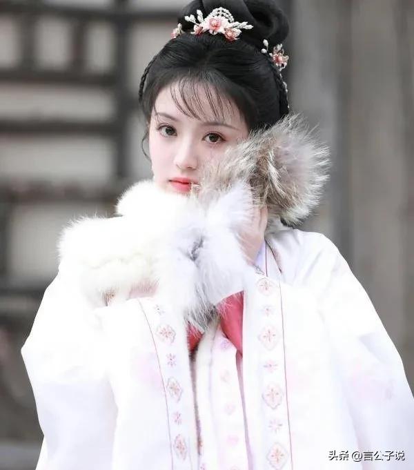 明明同一位女演员，绝色美人和普女就在一线之间，造型太重要了