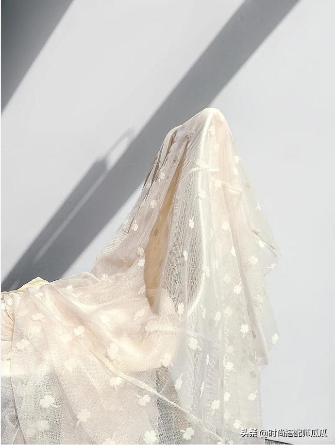 158梨形身材显瘦连衣裙长裙,洋气长裙穿搭技巧