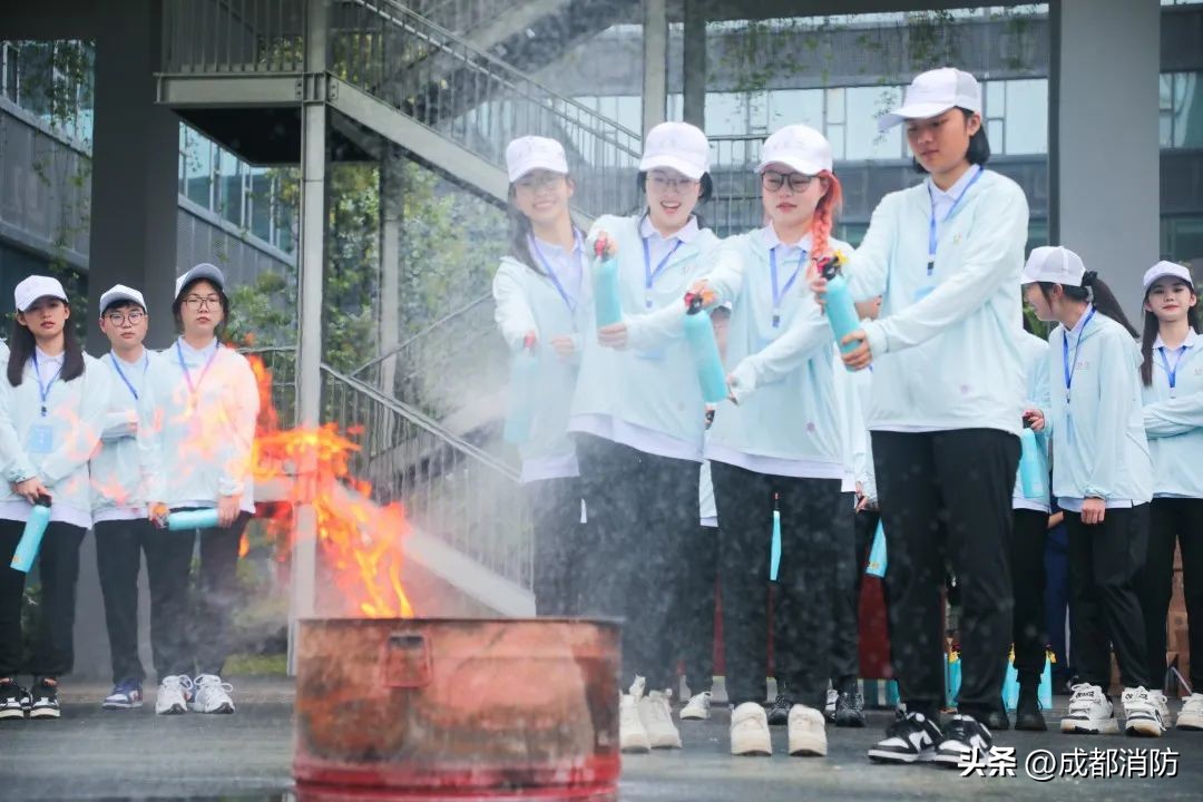 成都大运会志愿者全要素演练,成都大运会安保志愿者