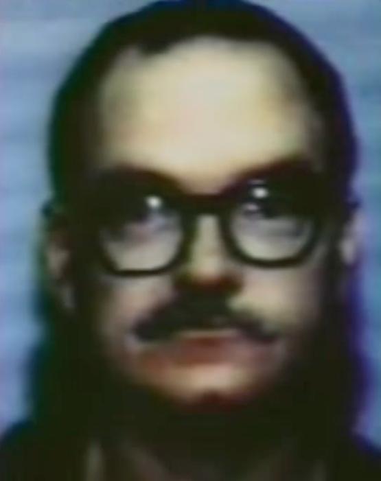 轰动全美！6岁女孩被后爸绑走性侵，被逼结婚沦为脱衣舞娘惨死