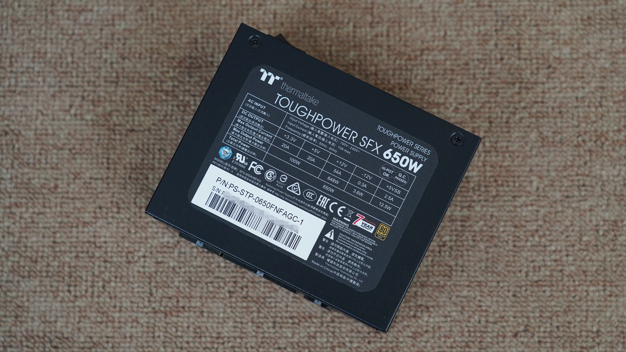 我骗媳妇说这是大号路由器，偷偷打造了一台高颜值ITX主机