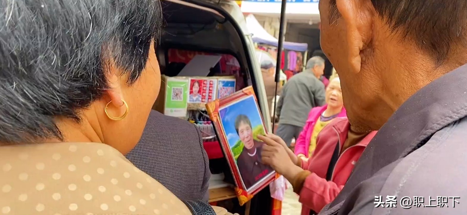 湖南邵阳夫妇在乡场镇给老人拍照月入过万，农村创业有五个风口