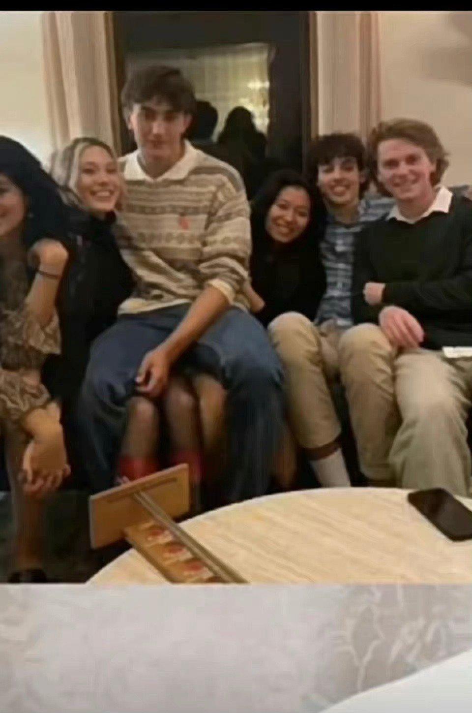 谷爱凌亮相顶级名媛舞会,谷爱凌18岁跳下去是金牌