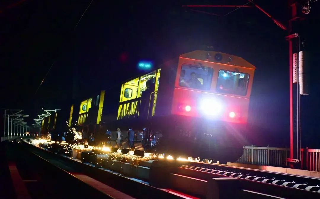 大型烟花燃放表演秀,大型烟花表演震撼美丽