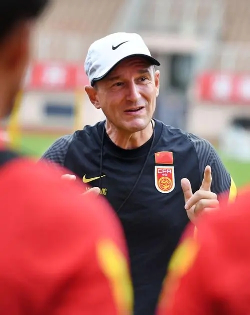 “海参国足”已成为过去式，请停止对国足抹黑，两场完胜透露细节