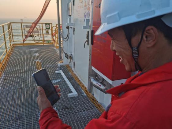 手机信号不用等风来!中国电信温州分公司开通华能苍南海上平台4G网络