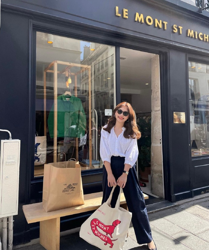 今年流行的松弛感穿搭太时髦了,适合30多岁女性的时尚穿搭