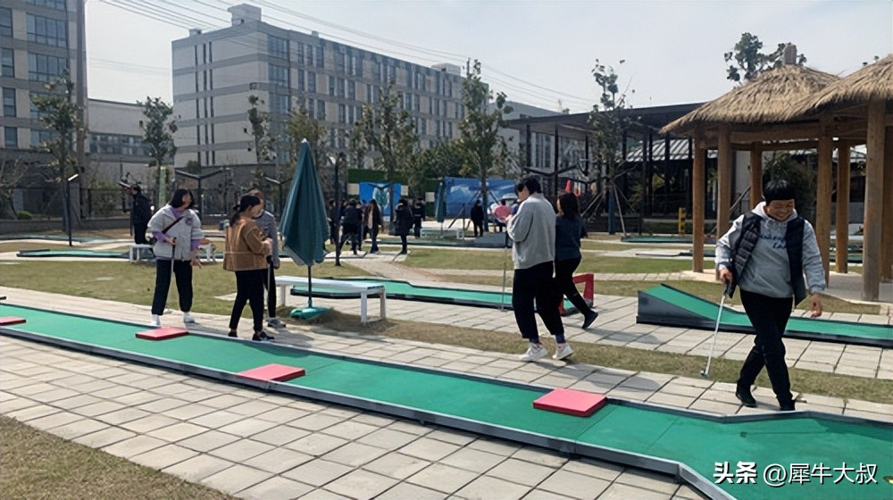 迷你高尔夫的游戏规则是什么,迷你台球的打法