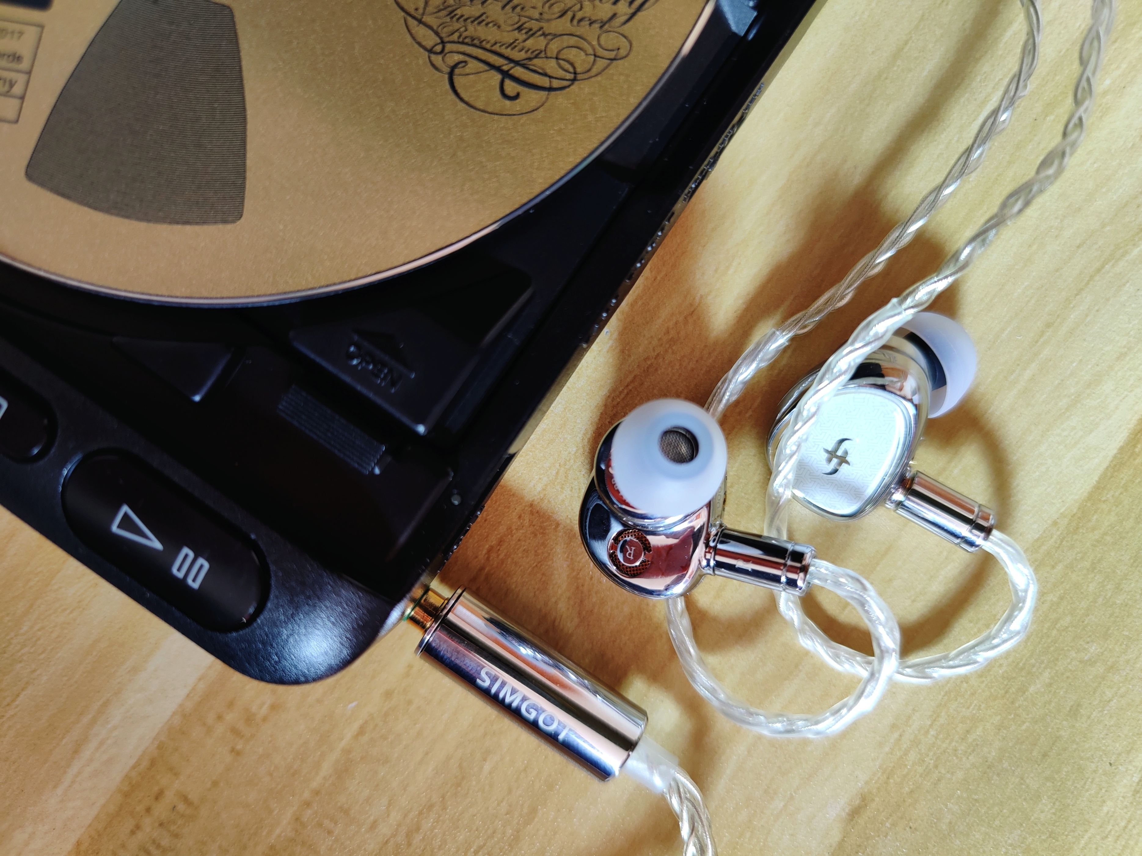 兴戈ea2000对比苹果耳机,兴戈ea2000搭配播放器