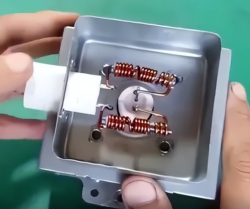 拆解微波炉分析一下电路,拆解微波炉磁控管视频