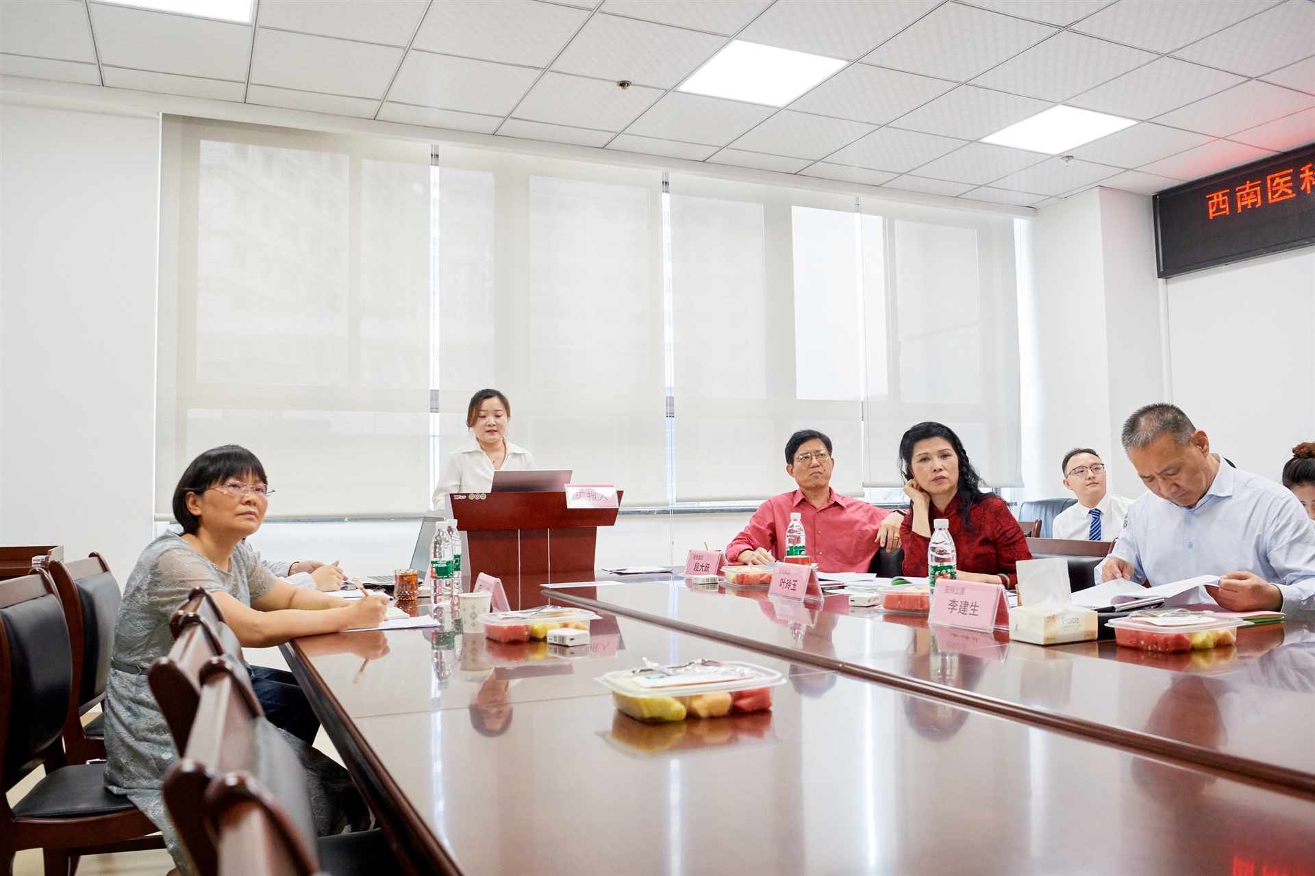 研究生毕业论文答辩的范文,临床研究生毕业论文答辩视频讲解