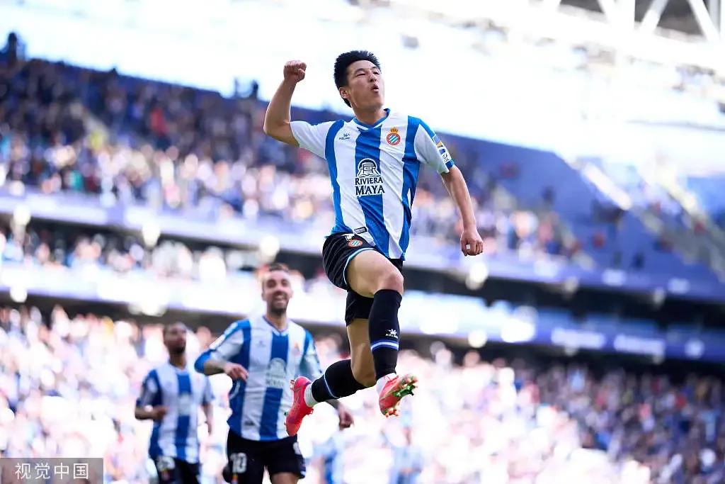 中国男足留洋史上最成功的球员,被金钱摧毁