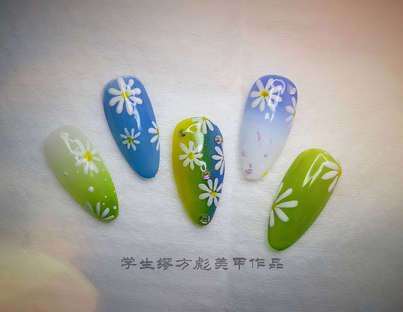 美甲美睫的行业前景怎么样,目前美甲美容行业怎么样啊知乎