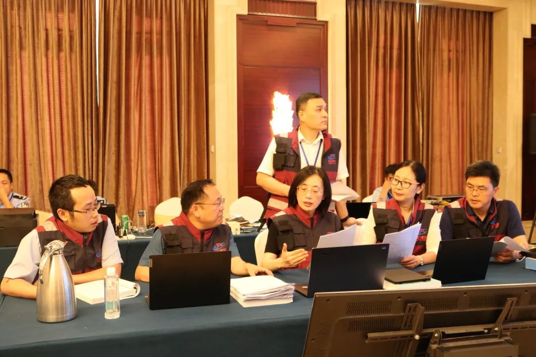 抗击疫情忙碌的流调人员,奔赴疫情前线的人