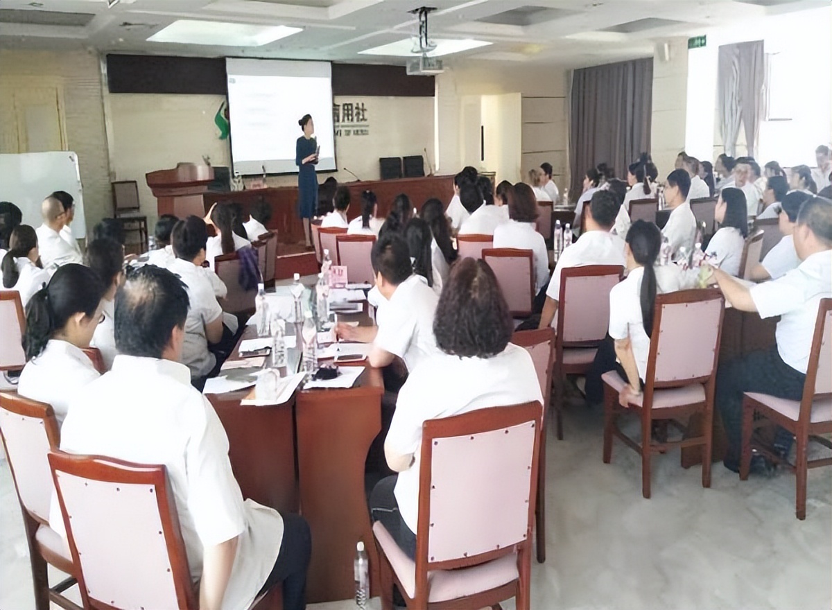 新入职员工职场礼仪培训,新员工职业素质培训