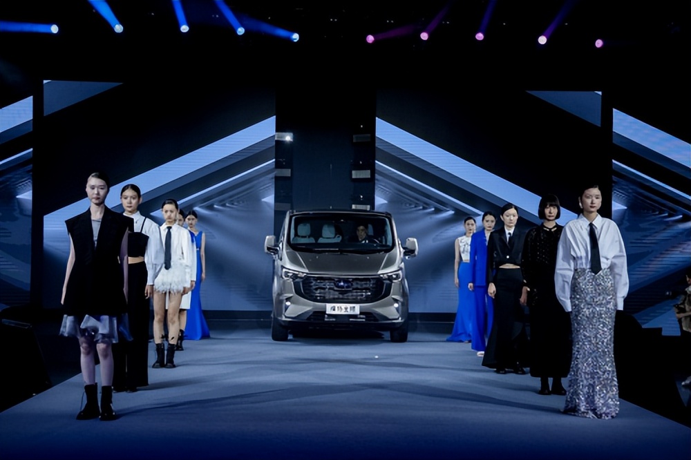 福特全顺2023款新车主用车体验,2023款福特全顺使用体验