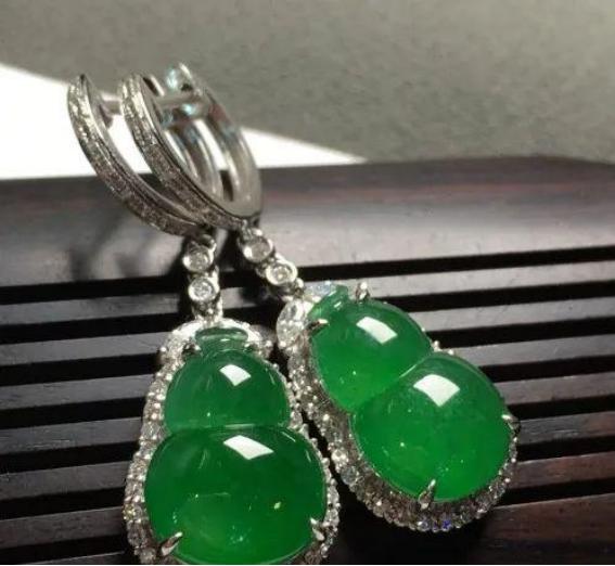 怎么看翡翠珠宝价格,老坑冰种翡翠价格