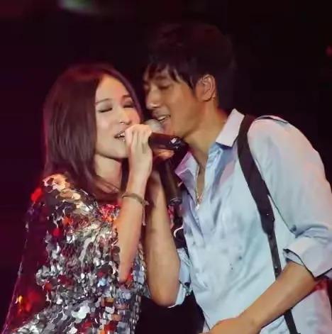 瞧瞧王力宏所有的过往，令人感叹藏得好深