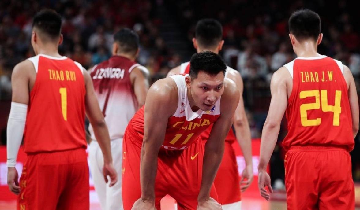 易建联老婆荆灵个人简历,易建联和妻子荆灵