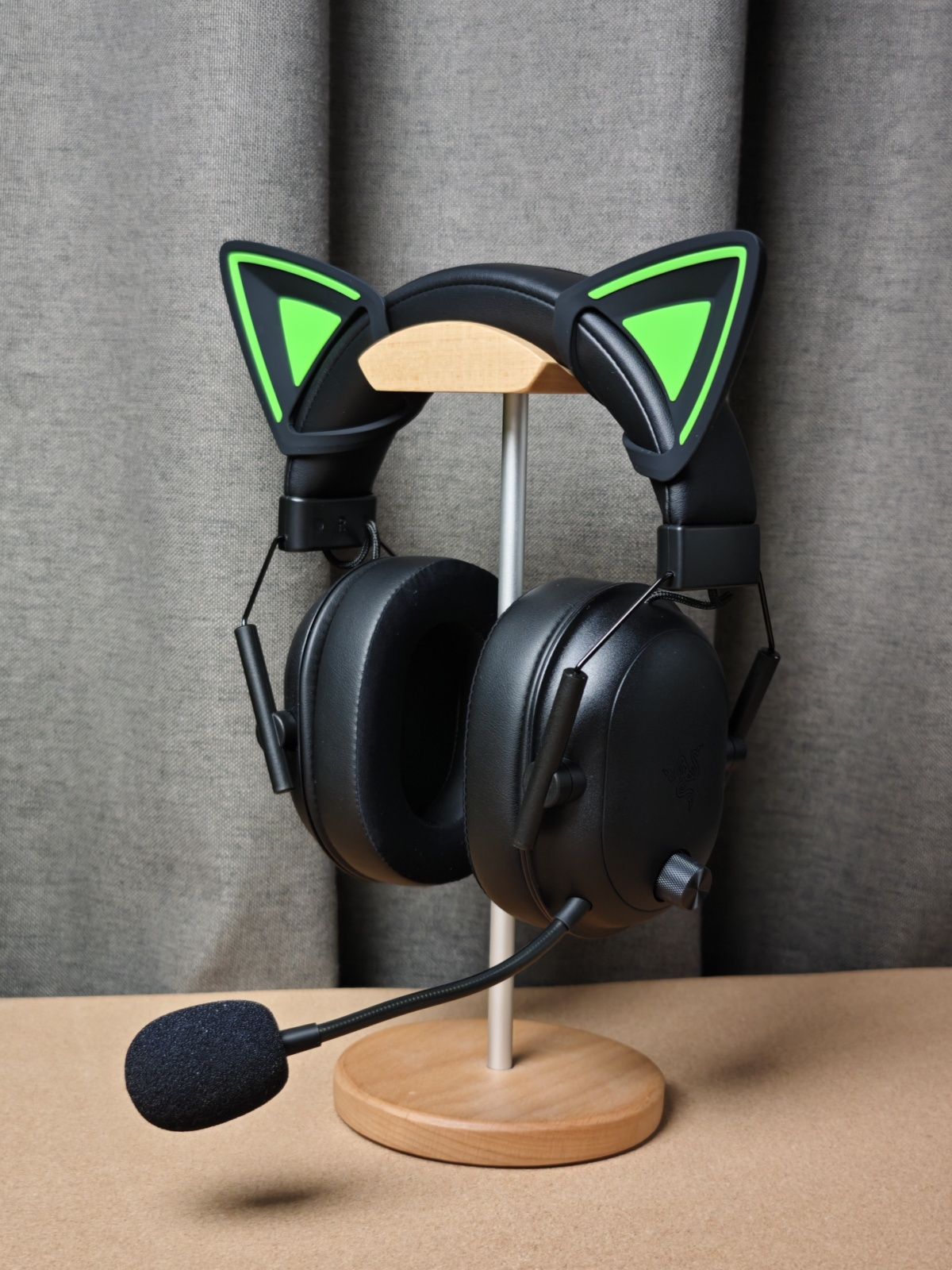 可靠好用的无线游戏耳机-雷蛇旋风黑鲨V2极速版