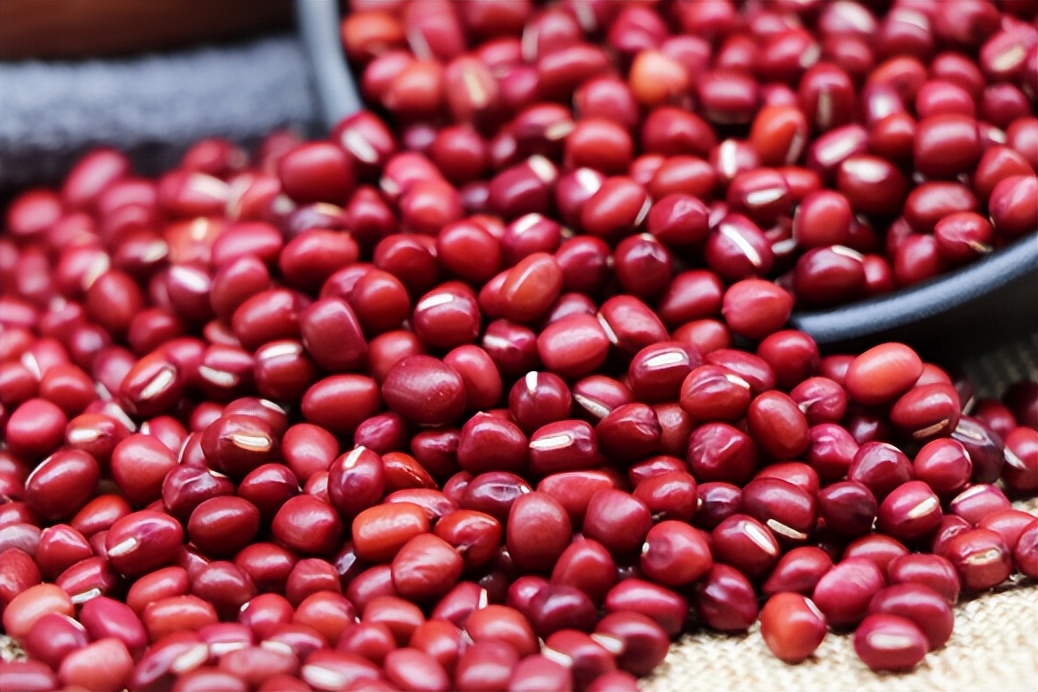 夏天爱出汗多吃什么补充营养,夏天多吃点这三种食物