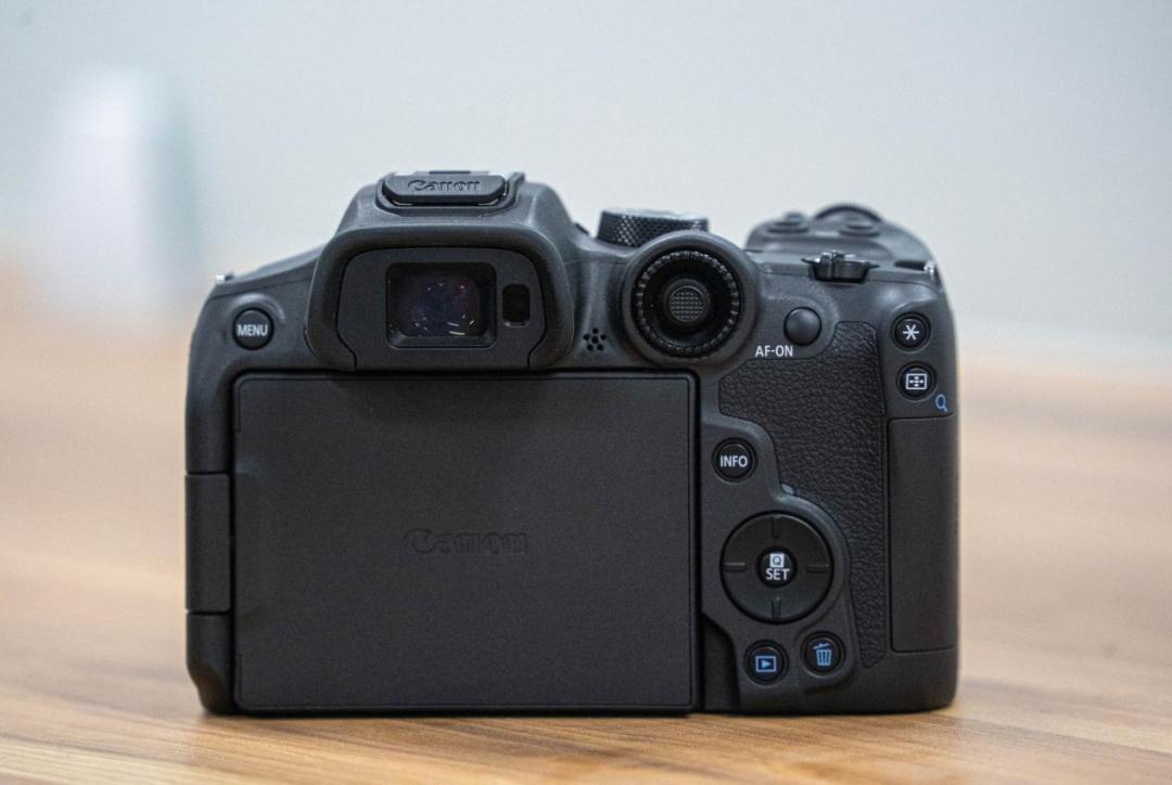 佳能eosr7有哪些镜头,佳能发布eosr7微单什么卡口