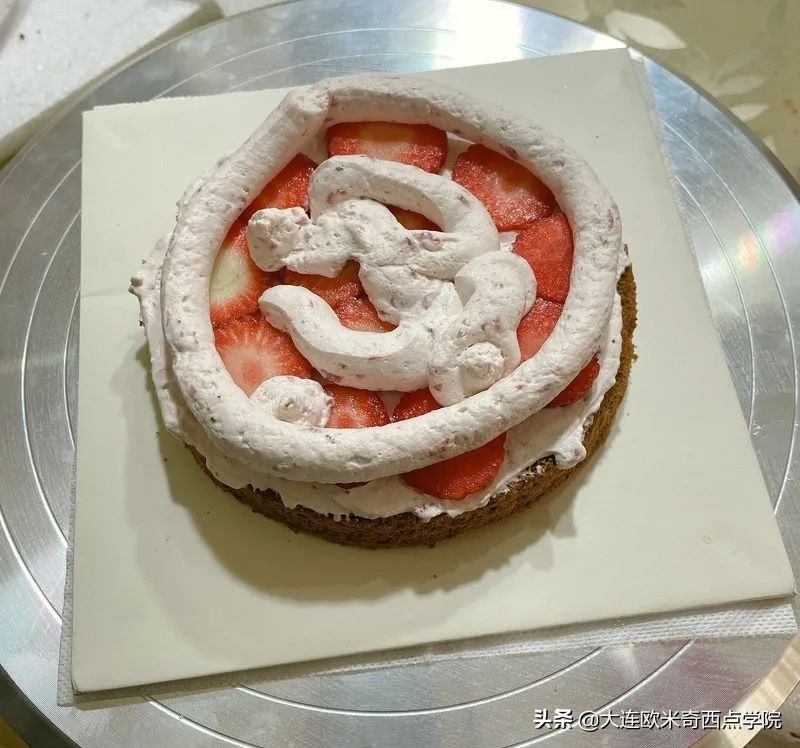 做巧克力蛋糕和草莓蛋糕,草莓巧克力熔岩蛋糕做法