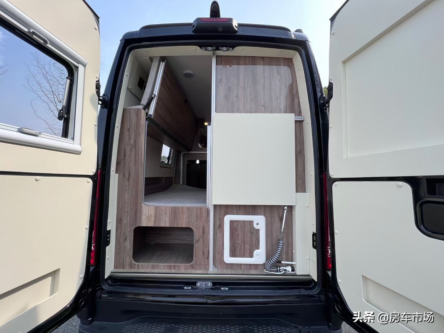 双层依维柯房车c型3.0t柴油,依维柯房车进藏