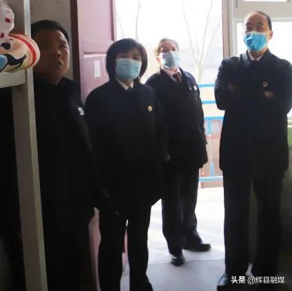 河南辉县丨法治护航成长路——市检察院走进南村镇中心校开展“送法进校园”活动