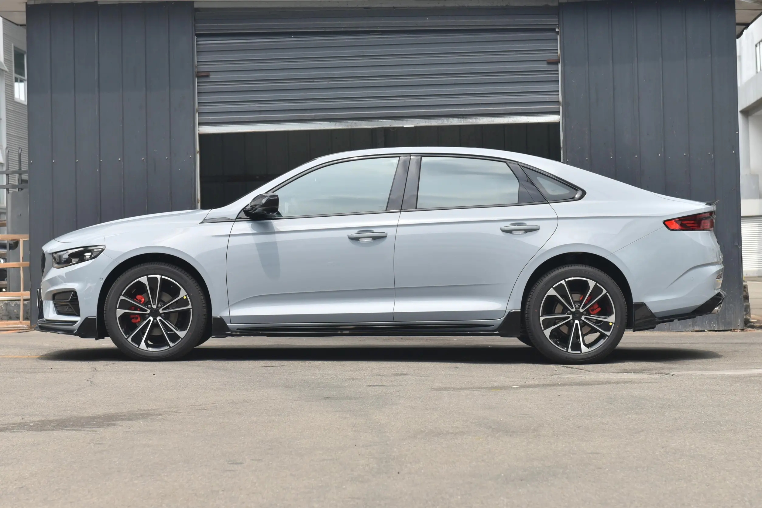 年轻人都爱的这3台家轿怎么选,年轻人讲究动力操控颜值的街车