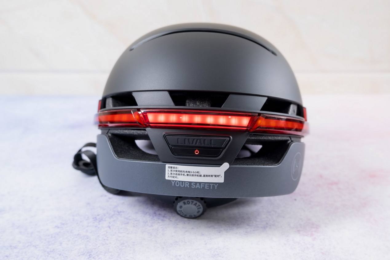 头盔有蓝牙耳机的效果,一款炫酷的智能头盔