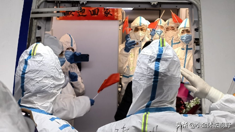 中国女足凯旋回国空地对话完整版,中国女足亚洲杯夺冠凯旋回国视频