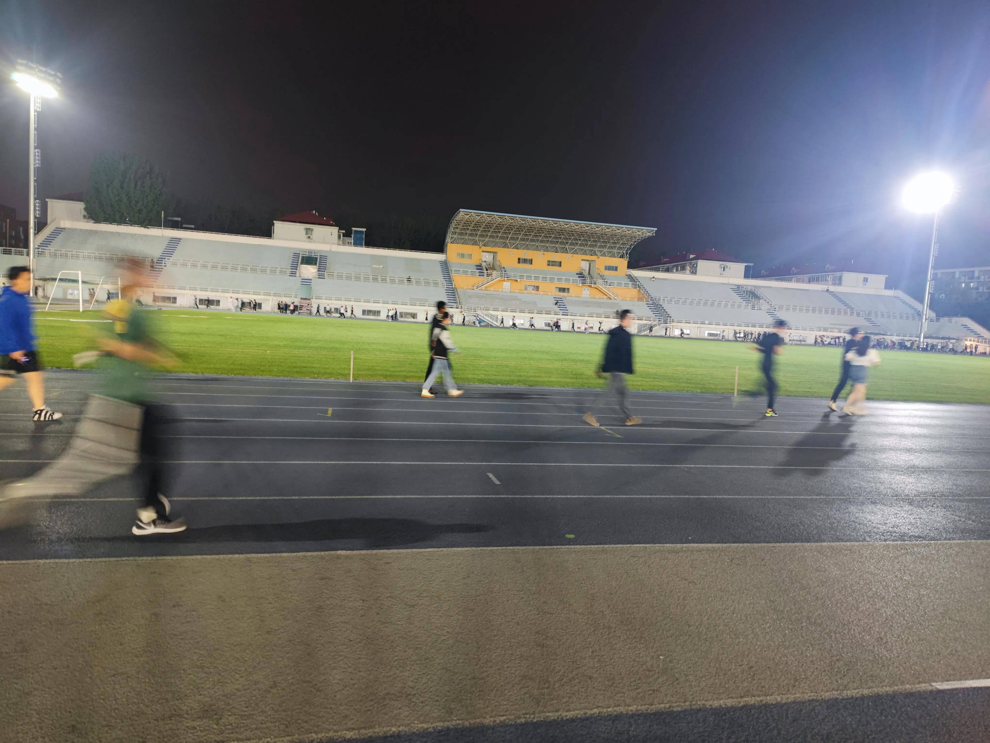 跑步用英文单词怎么念,记念合唱视频