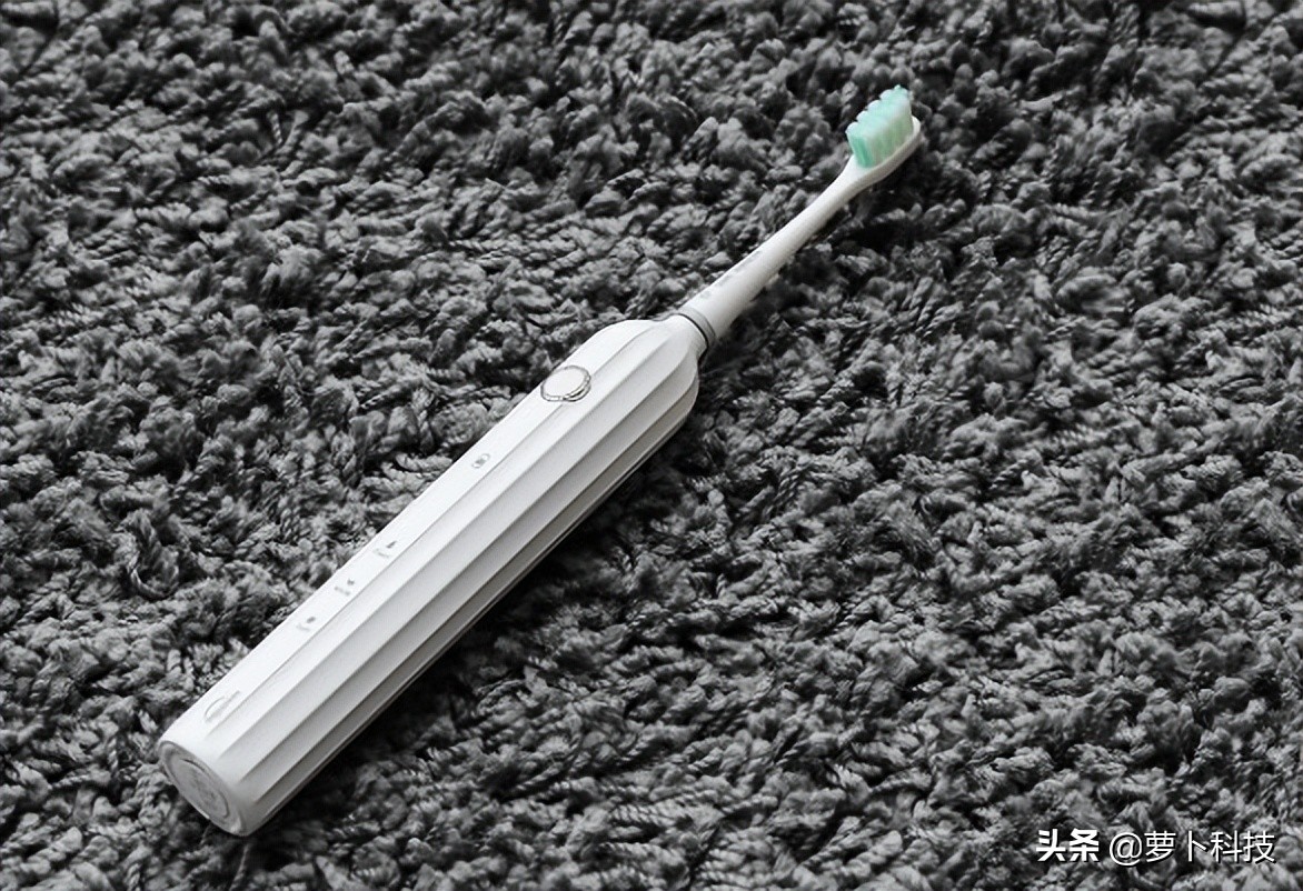 usmile电动牙刷和飞利浦电动牙刷,usmile电动牙刷和小米电动牙刷