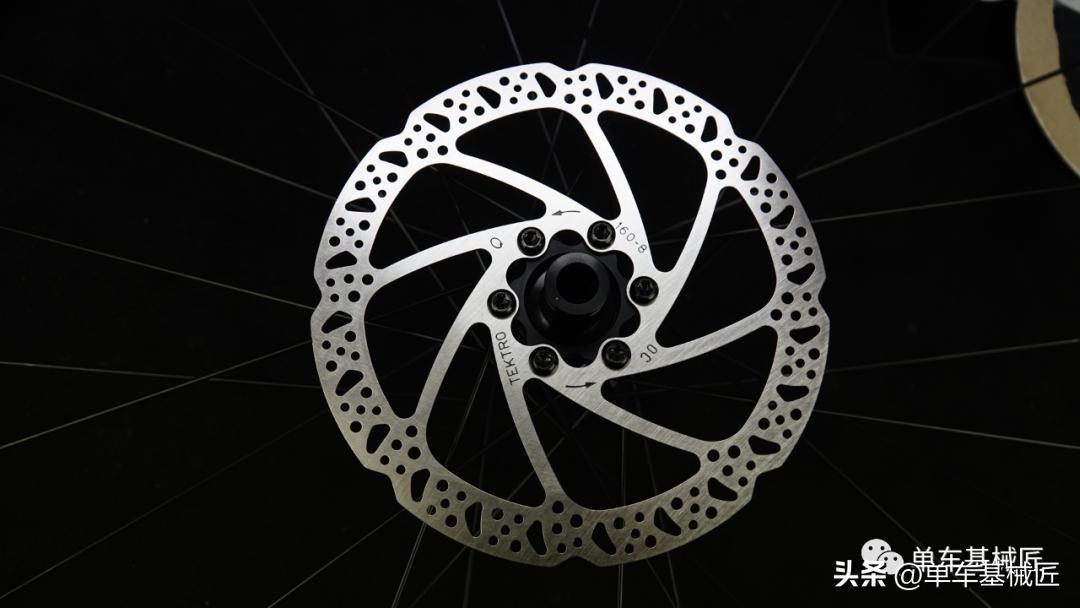 山地车旋式碟刹盘拆解,山地车机械式碟刹片更换教程