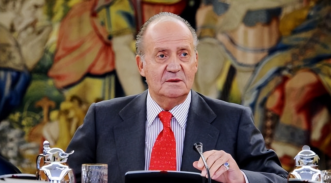 西班牙老国王：5000名*妇情**遍天下，晚年被迫退位，被“化学阉割”