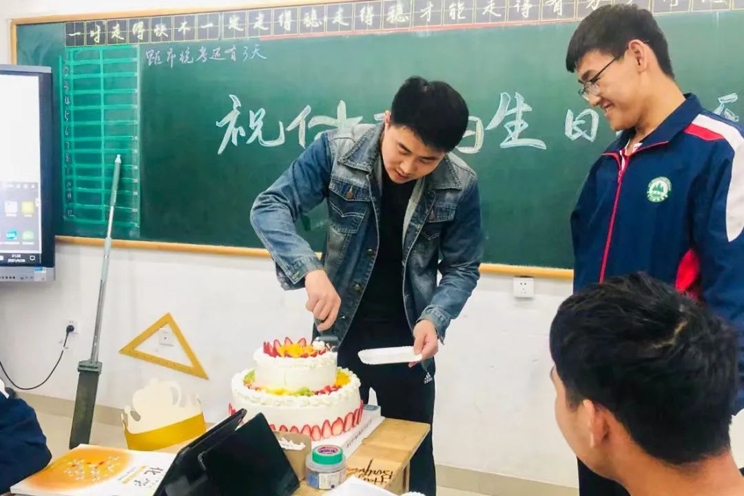 深耕“求真”教育，彰显先锋力量——品牌*党**员张新强