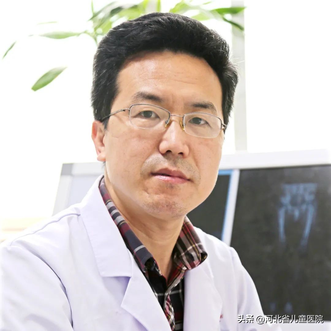 孩子总喜欢歪嘴伸脖子咋回事,孩子经常歪脖