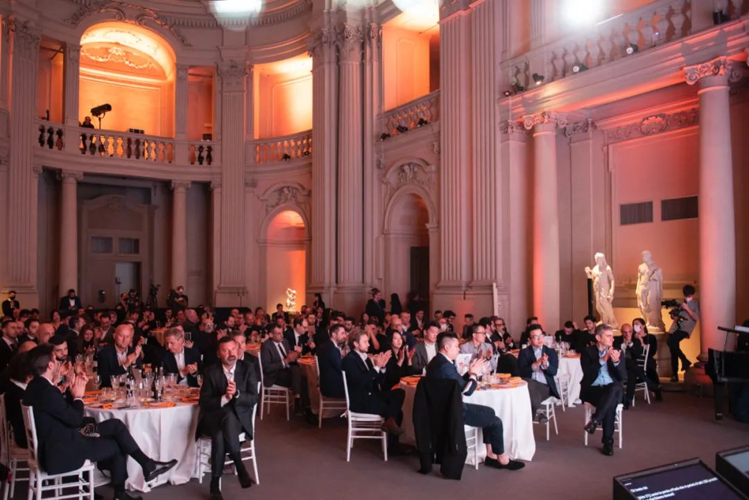 震撼世界的发布会,感受当年震撼世界的发布会