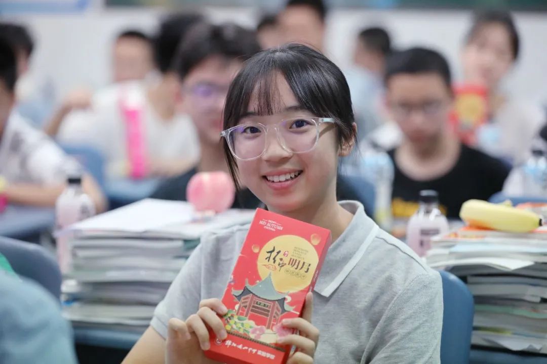 绵阳南实中学实验学校和南山双语,绵阳南山中学实验学校