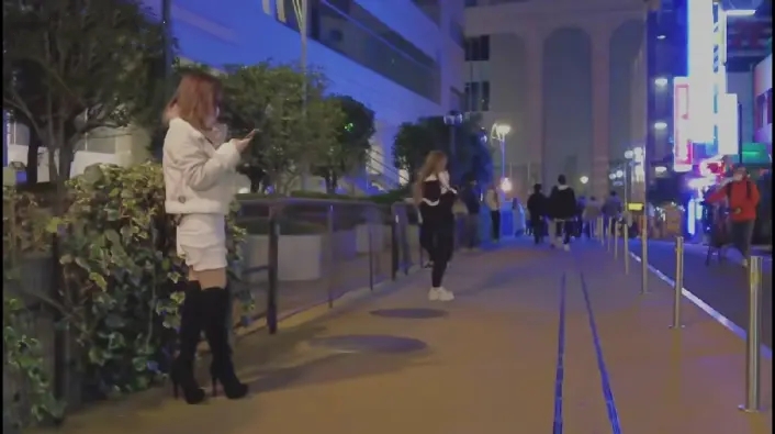 欠下高利贷的日本女孩竟然在做这件事