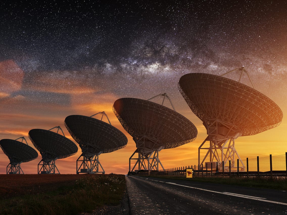 黑洞照片为什么是5500万年前的,黑洞的真实画面是什么样子的