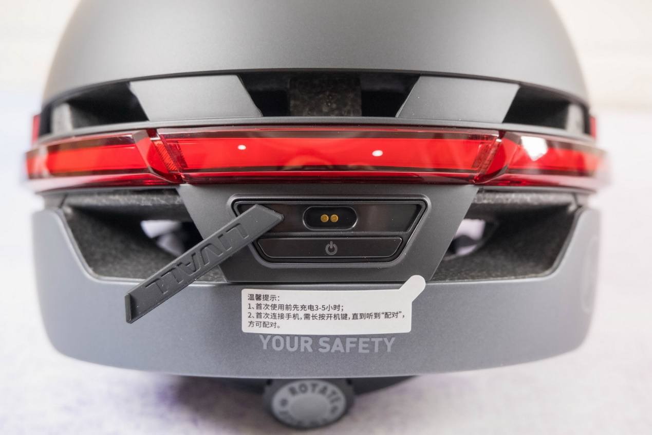 头盔有蓝牙耳机的效果,一款炫酷的智能头盔