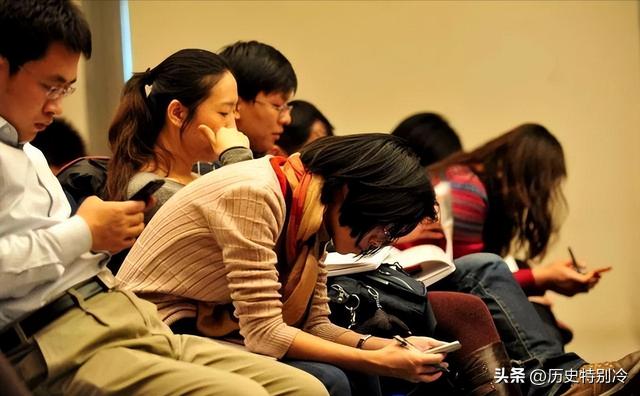 一天看上万条黄片，频起生理反应，鉴黄师年入18万，为何难以招人