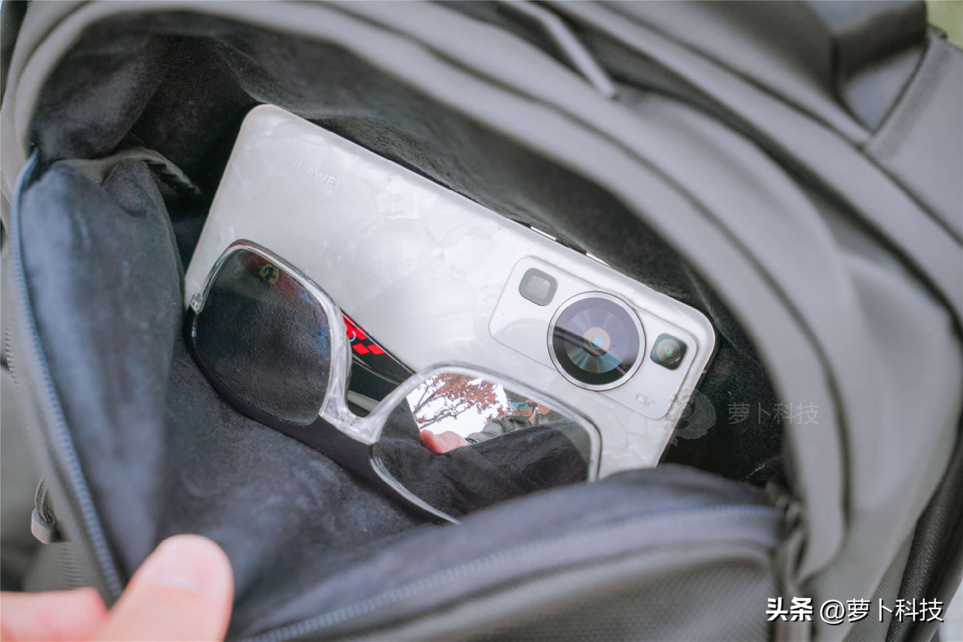 笔记本360°环绕保护,好看又能装,苹果合作品牌INCASE背包评测